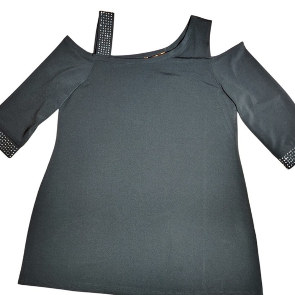 Bellini Black Cold Shoulder Top Size Med whimsigoth romantic withcy‎ dark